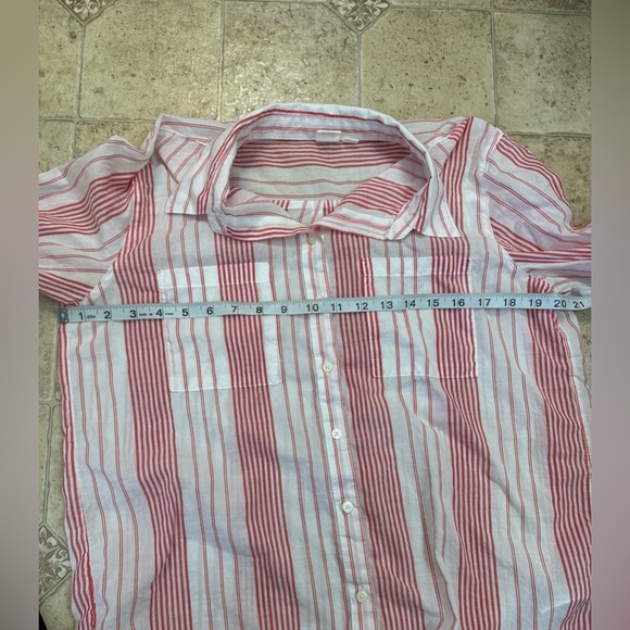 Women’s Gap White and Red-Striped Button Down Lightweight Shirt Size Medium - Picture 5 of 6